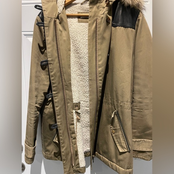 Chattawak Parka (Size L) - Perfect for Winter - Picture 4 of 6